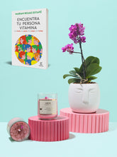 Kit Amor, Persona Vitamina